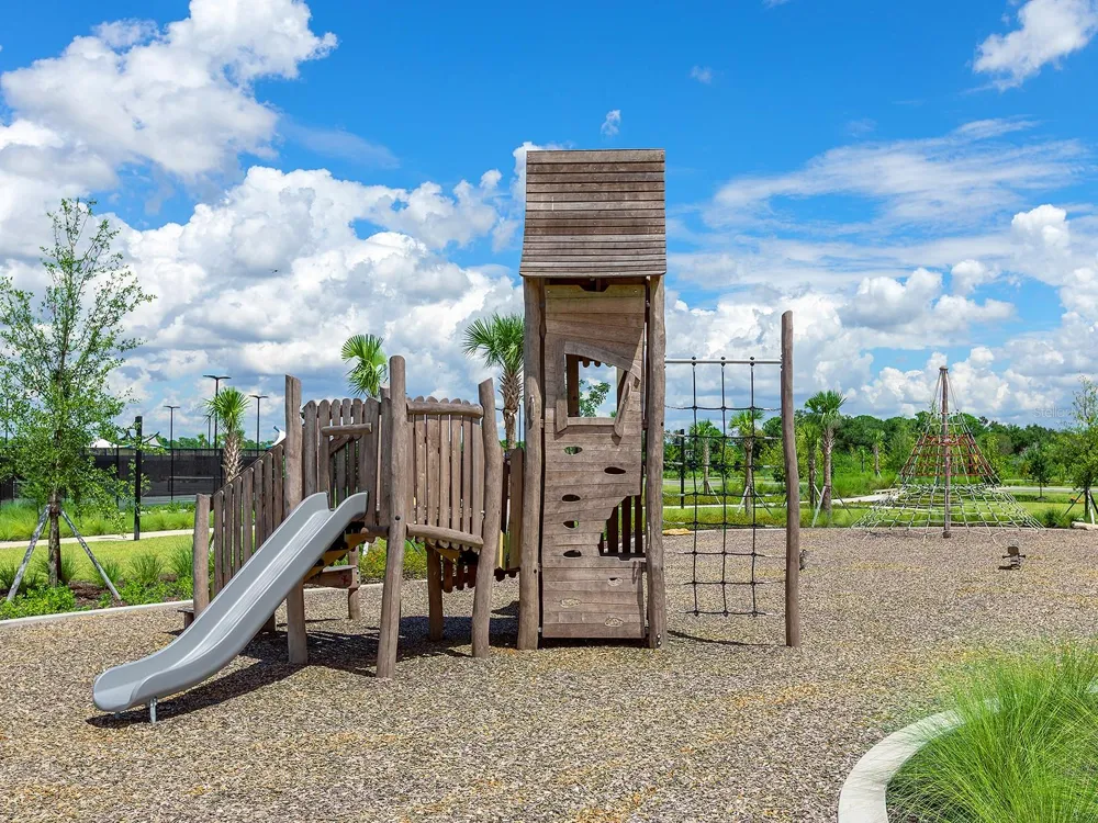 1095 BLUE SHELL LOOP Sarasota, FL 34240