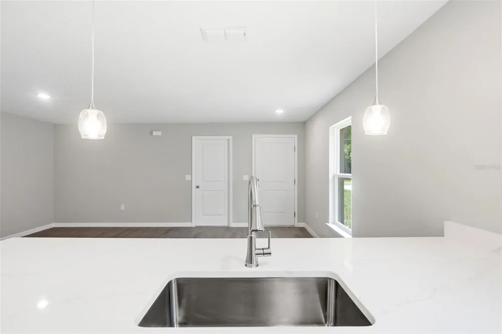 2107 SUANEE AVENUE #200 Eustis, FL 32726