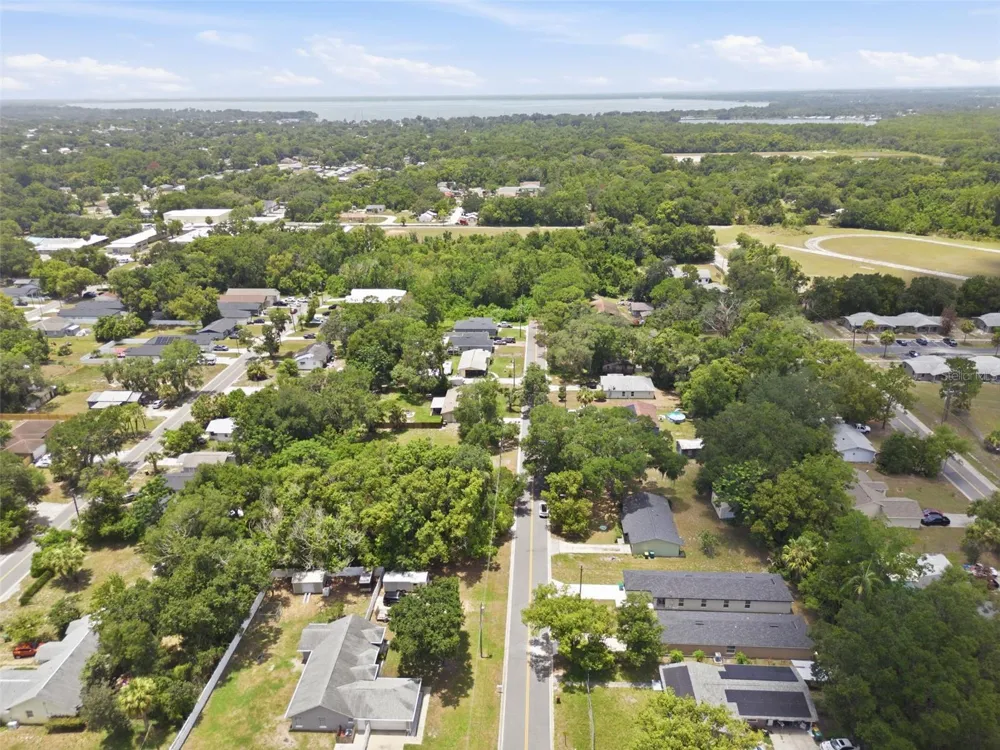 2107 SUANEE AVENUE #200 Eustis, FL 32726