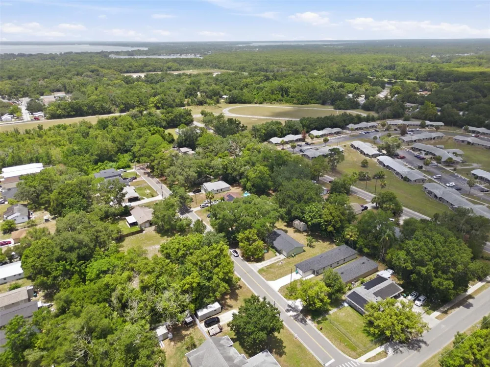 2107 SUANEE AVENUE #200 Eustis, FL 32726