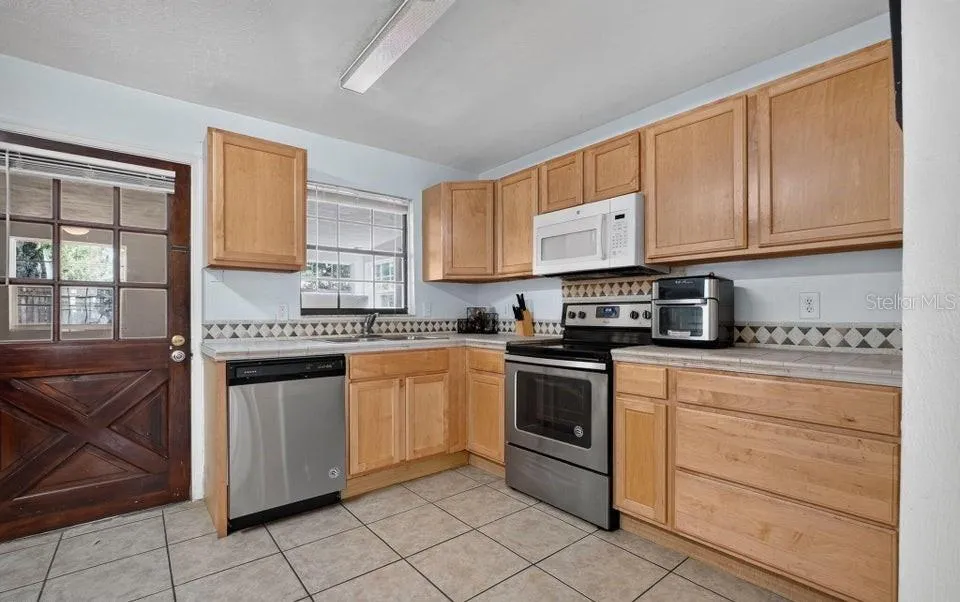 912 ROYAL OAK COURT Holly Hill, FL 32117