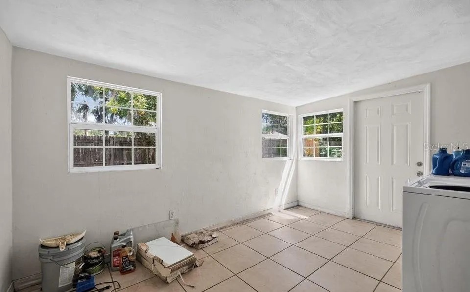 912 ROYAL OAK COURT Holly Hill, FL 32117