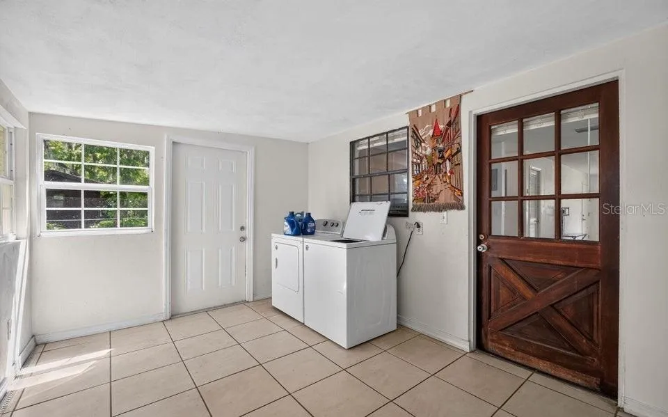 912 ROYAL OAK COURT Holly Hill, FL 32117