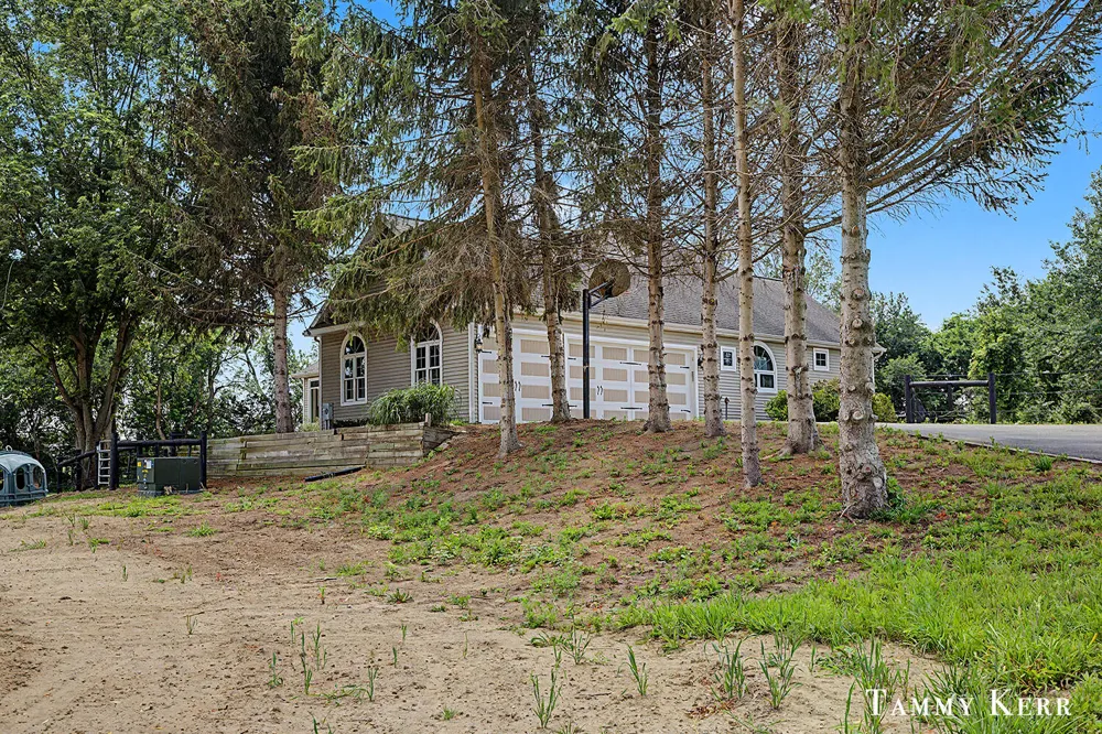 6220 146th Avenue Holland, MI 49423