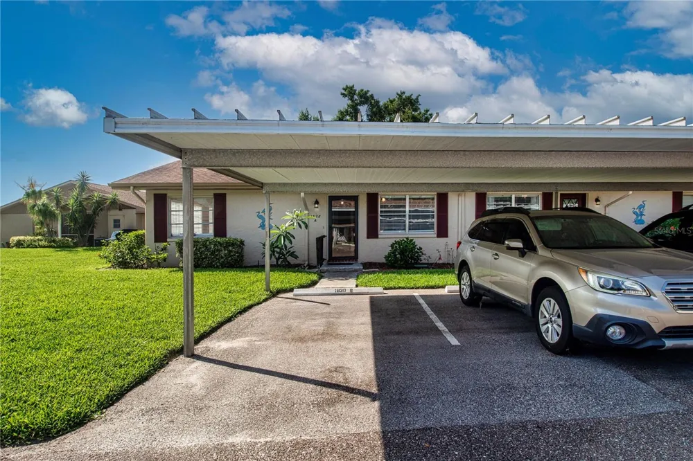 1828 FOXHUNT DRIVE #A Sun City Center, FL 33573