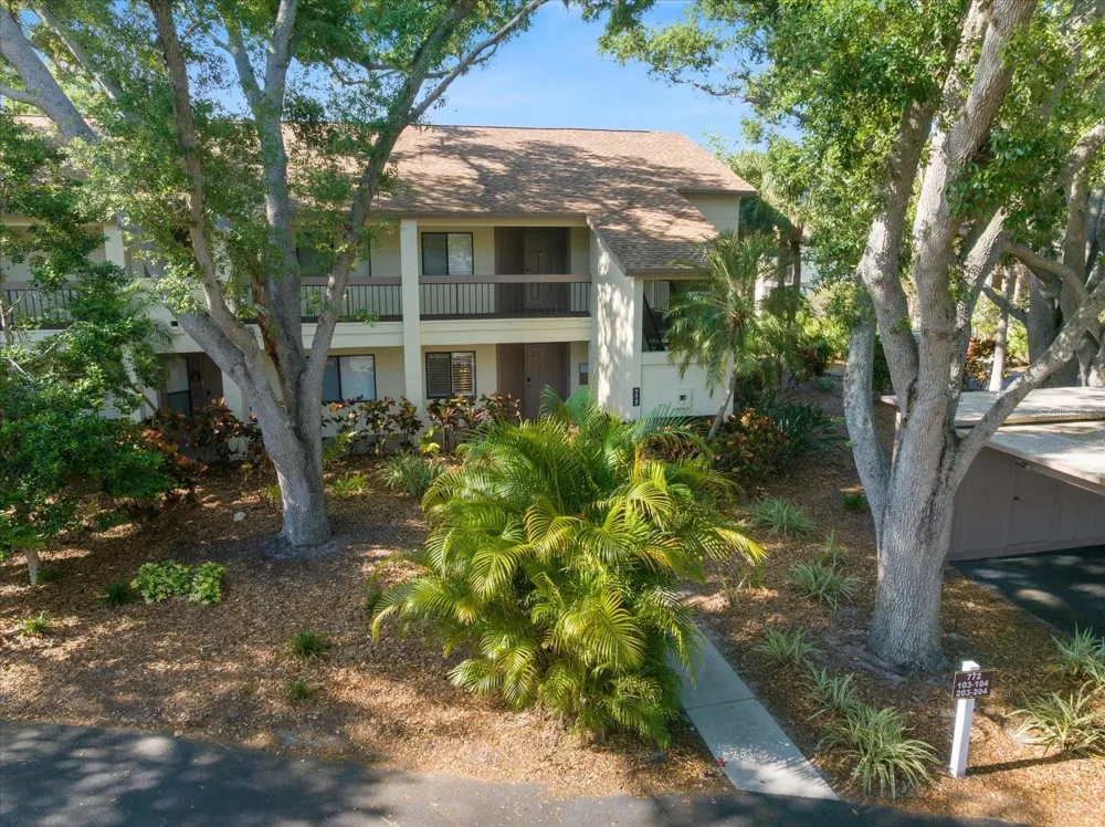 772 BIRD BAY DRIVE #104 Venice, FL 34285