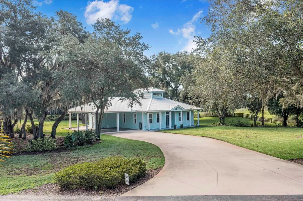 2424 BURNS AVENUE Lake Wales, FL 33898
