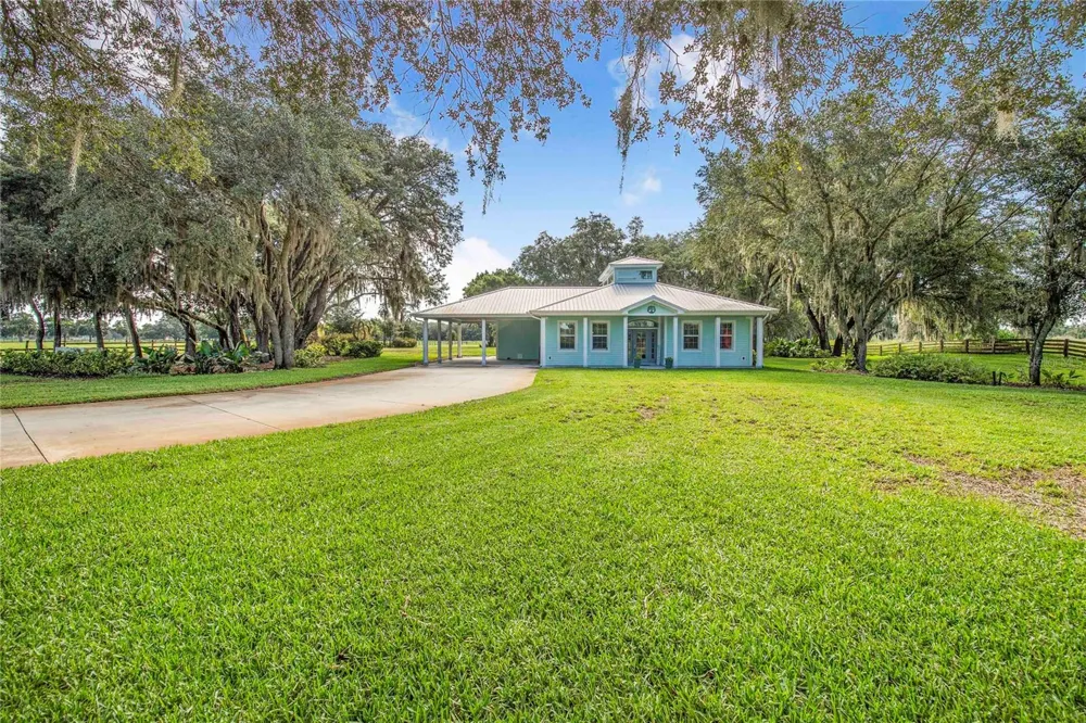 2424 BURNS AVENUE Lake Wales, FL 33898