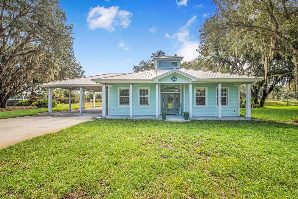 2424 BURNS AVENUE Lake Wales, FL 33898