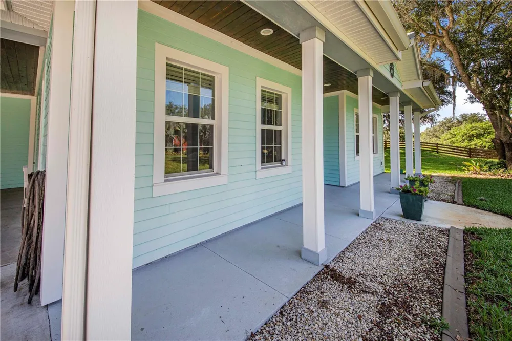 2424 BURNS AVENUE Lake Wales, FL 33898