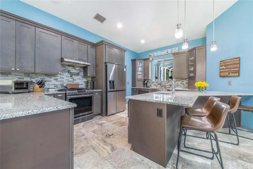 2424 BURNS AVENUE Lake Wales, FL 33898