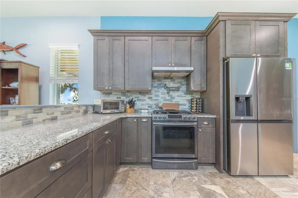 2424 BURNS AVENUE Lake Wales, FL 33898