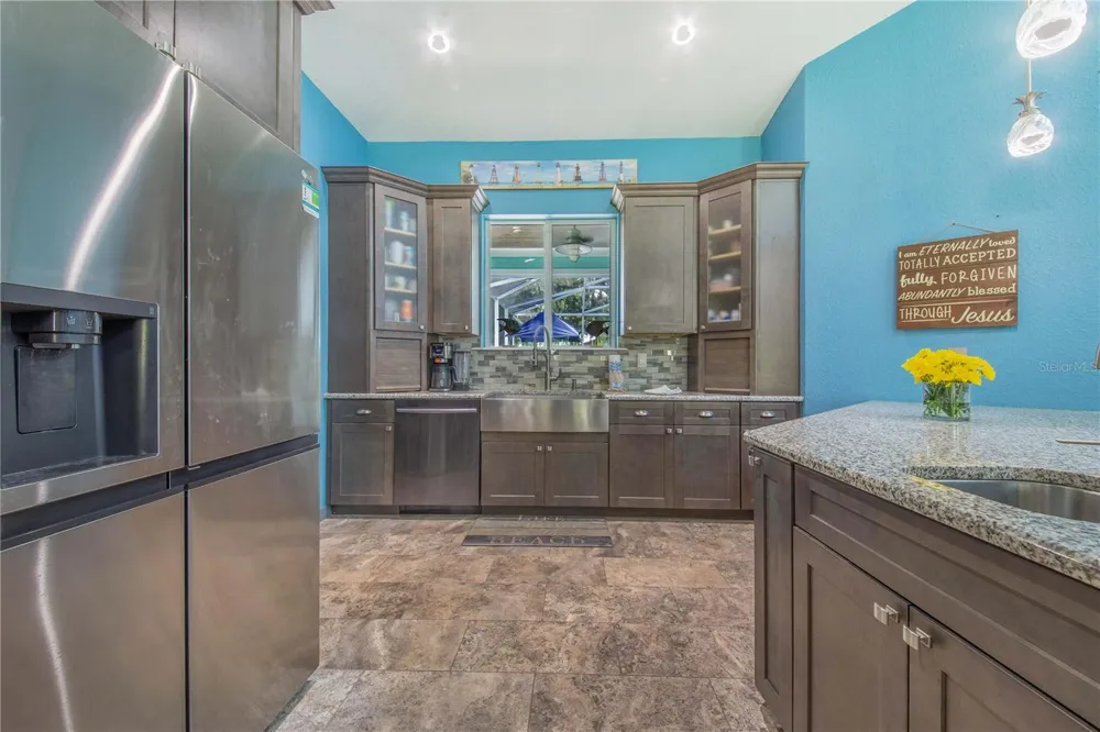 2424 BURNS AVENUE Lake Wales, FL 33898