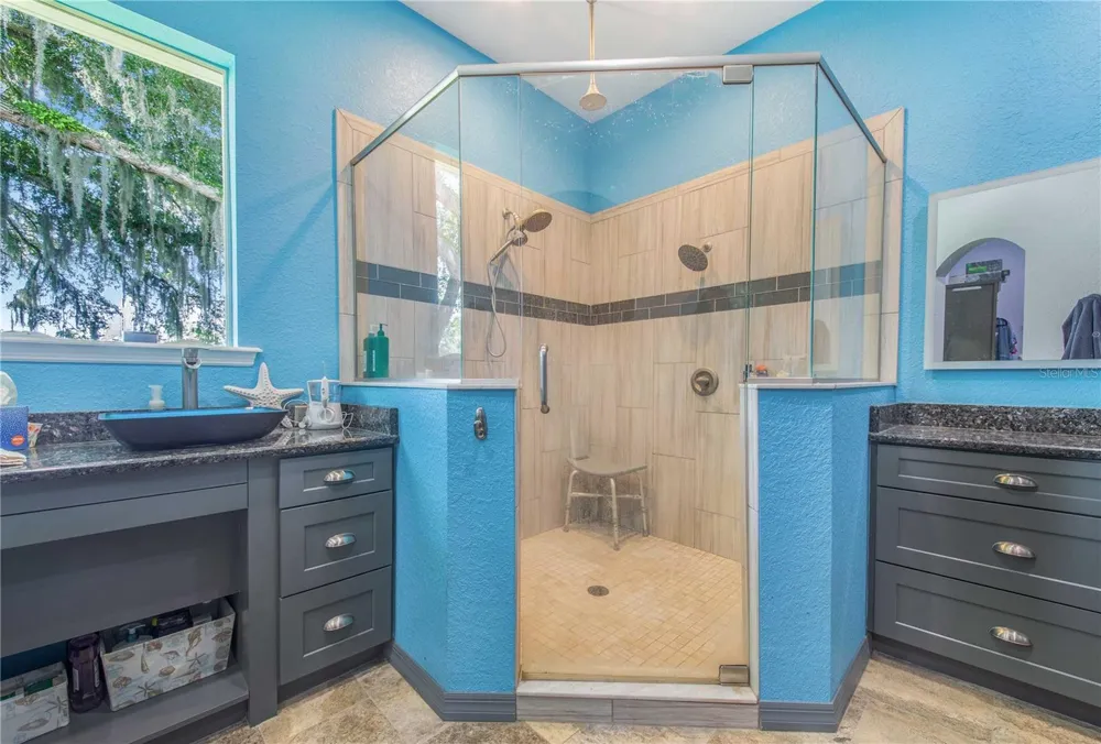 2424 BURNS AVENUE Lake Wales, FL 33898