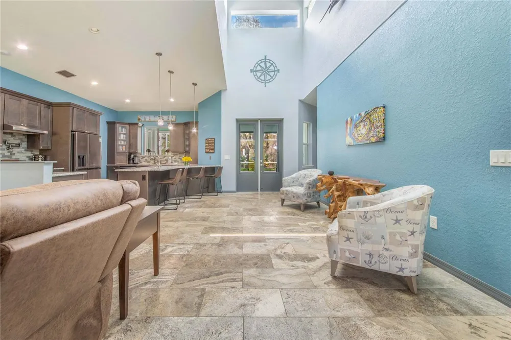 2424 BURNS AVENUE Lake Wales, FL 33898