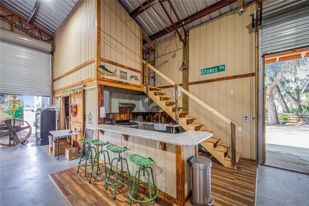 2424 BURNS AVENUE Lake Wales, FL 33898