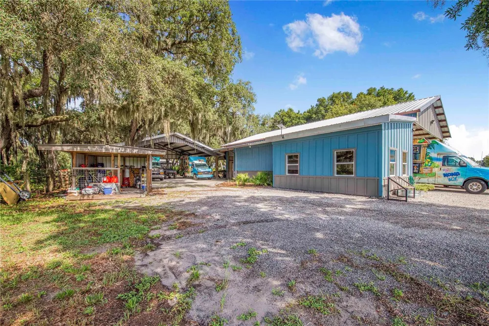 2424 BURNS AVENUE Lake Wales, FL 33898