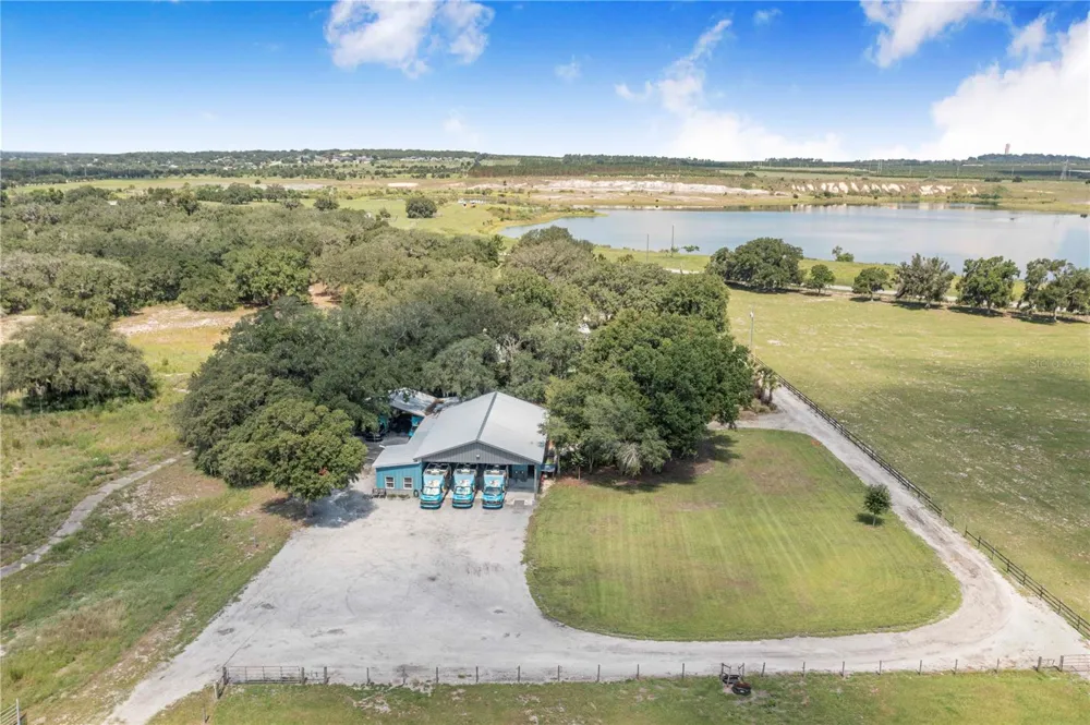 2424 BURNS AVENUE Lake Wales, FL 33898