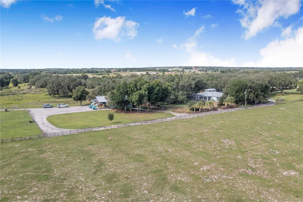 2424 BURNS AVENUE Lake Wales, FL 33898