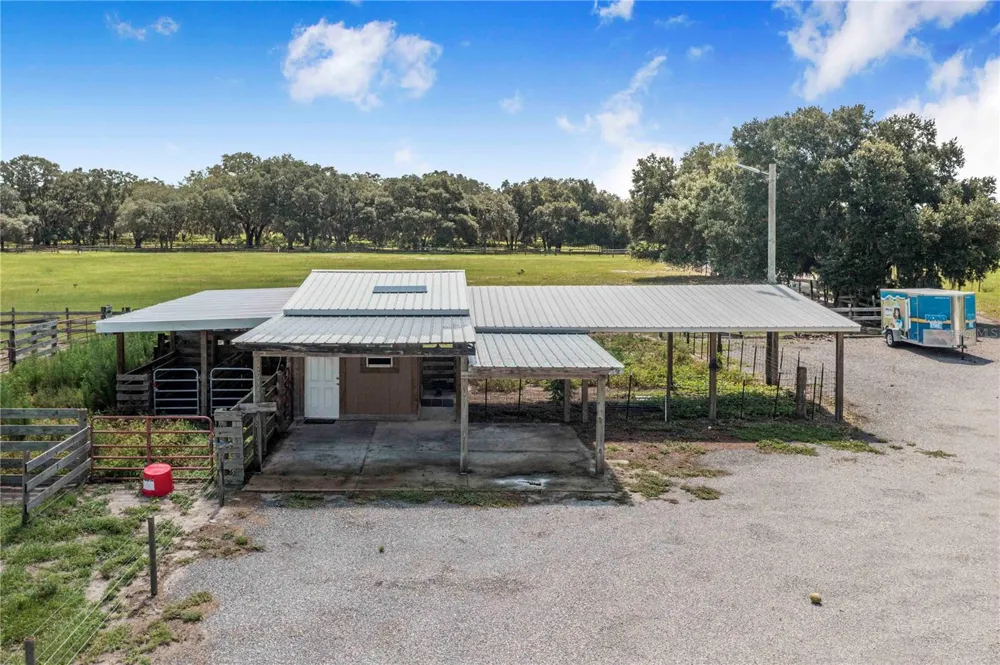 2424 BURNS AVENUE Lake Wales, FL 33898
