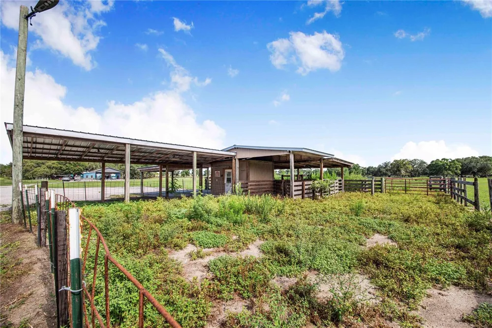 2424 BURNS AVENUE Lake Wales, FL 33898