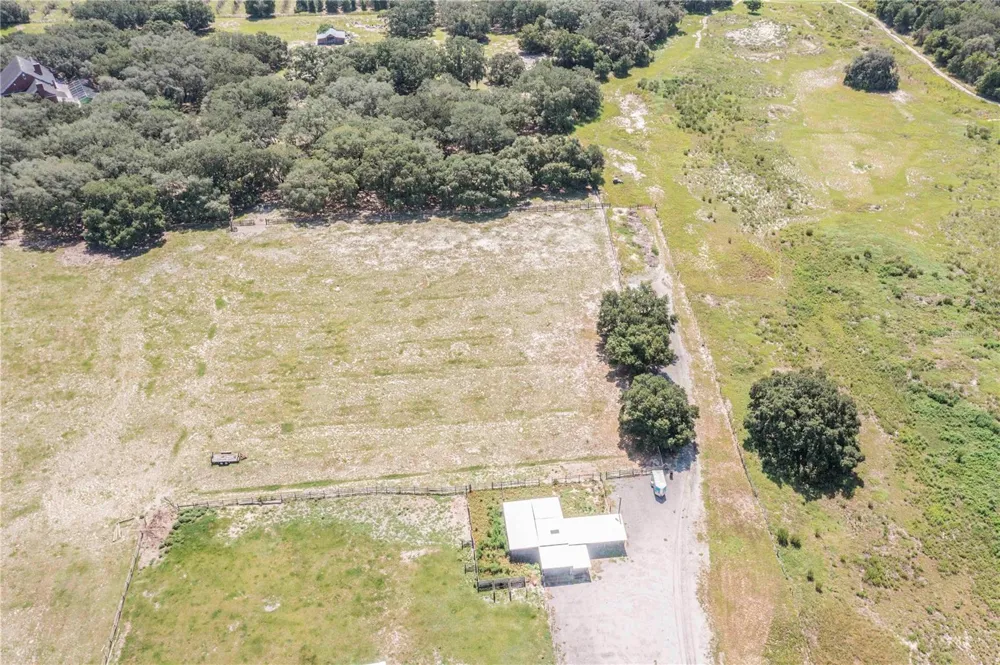 2424 BURNS AVENUE Lake Wales, FL 33898