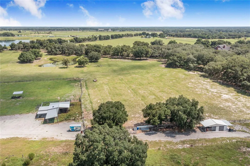 2424 BURNS AVENUE Lake Wales, FL 33898