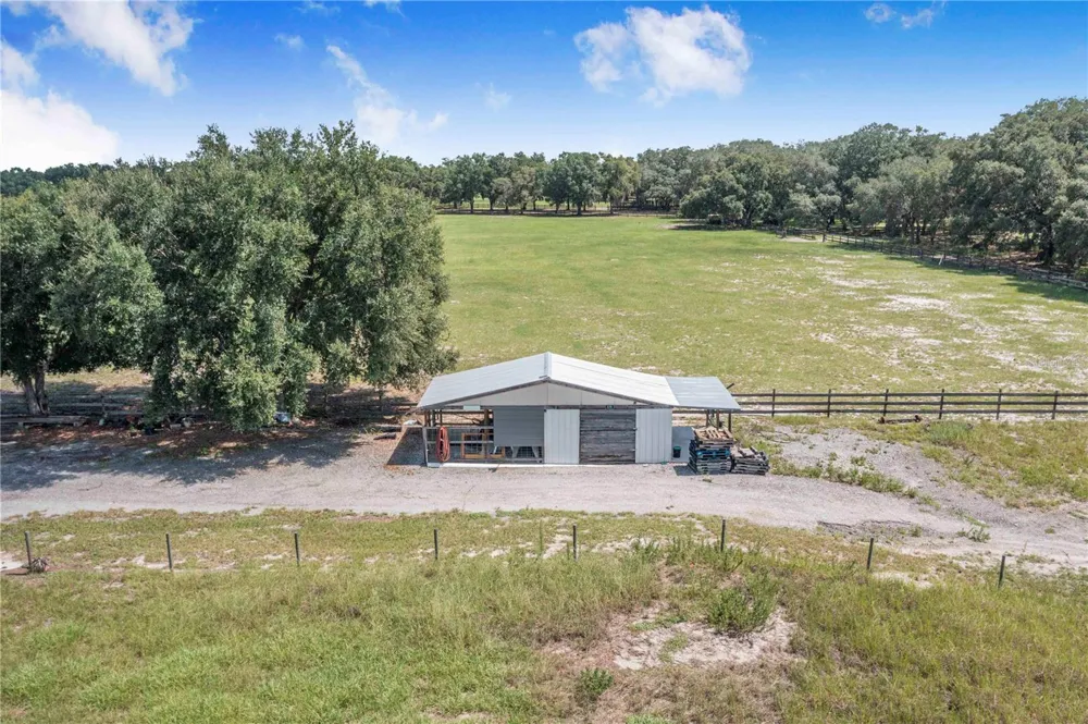 2424 BURNS AVENUE Lake Wales, FL 33898