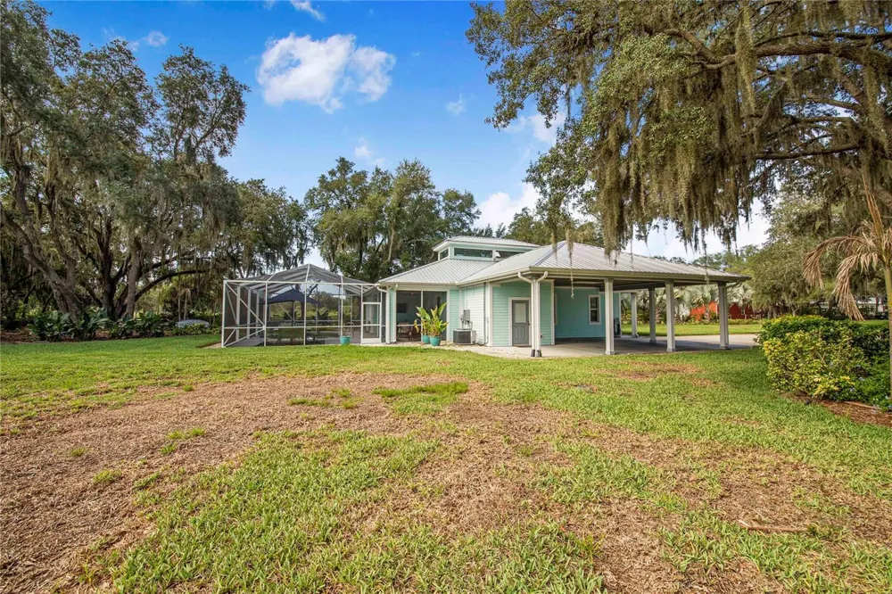 2424 BURNS AVENUE Lake Wales, FL 33898