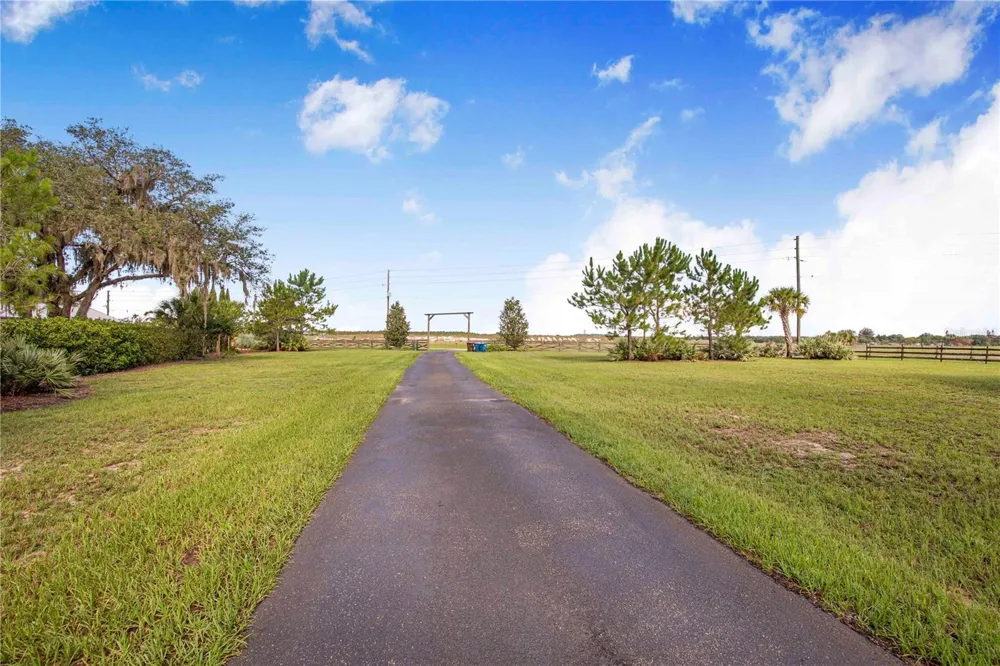 2424 BURNS AVENUE Lake Wales, FL 33898