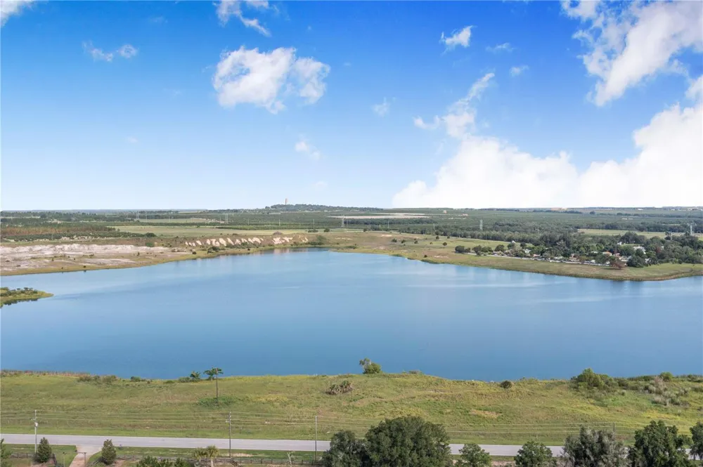 2424 BURNS AVENUE Lake Wales, FL 33898
