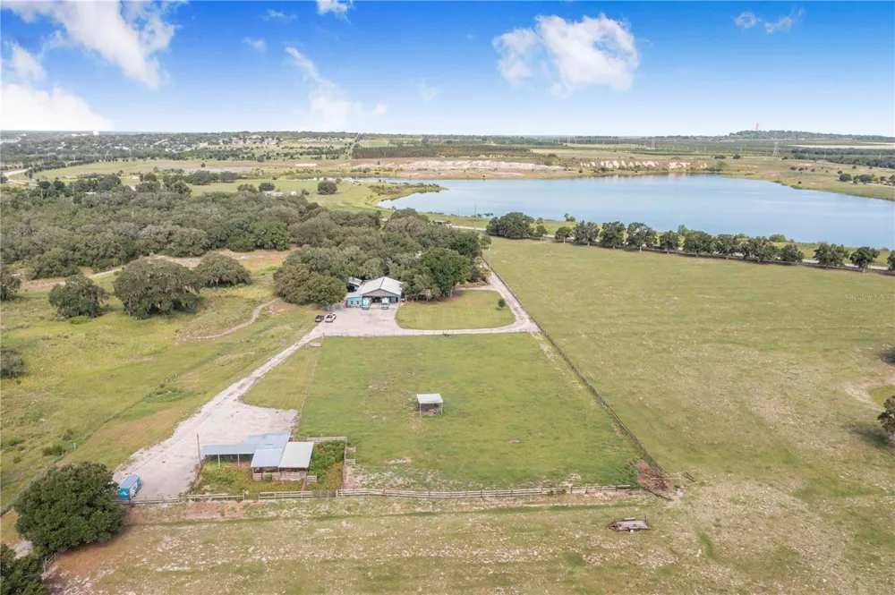 2424 BURNS AVENUE Lake Wales, FL 33898