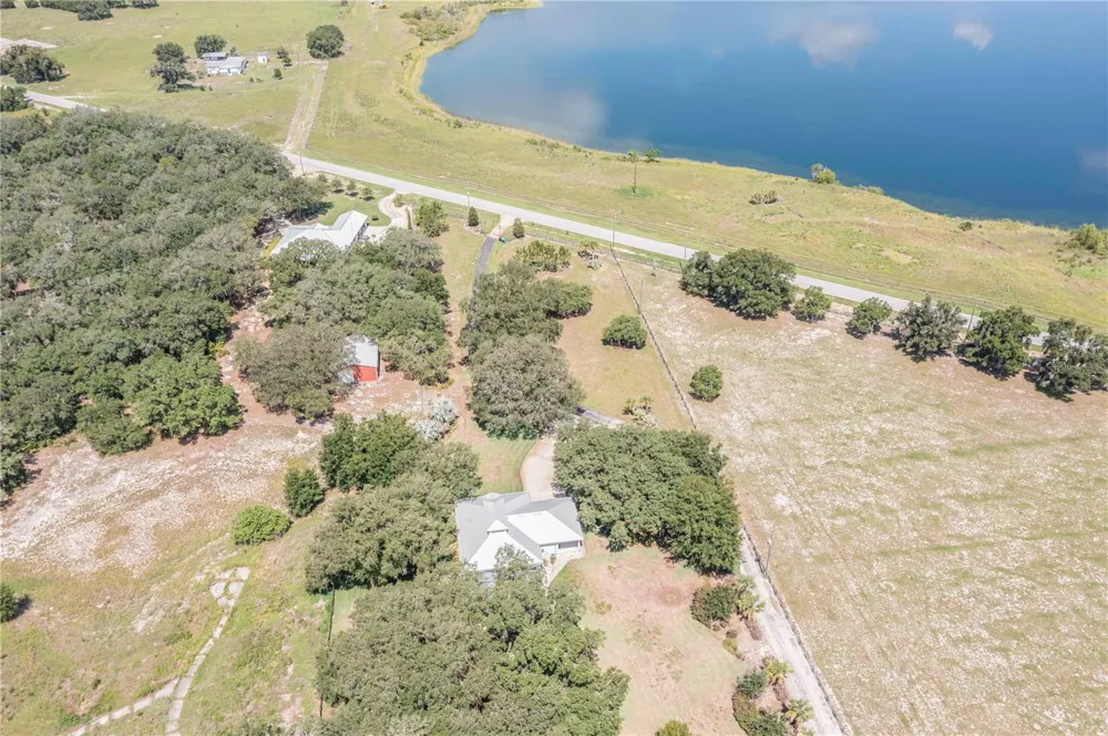 2424 BURNS AVENUE Lake Wales, FL 33898
