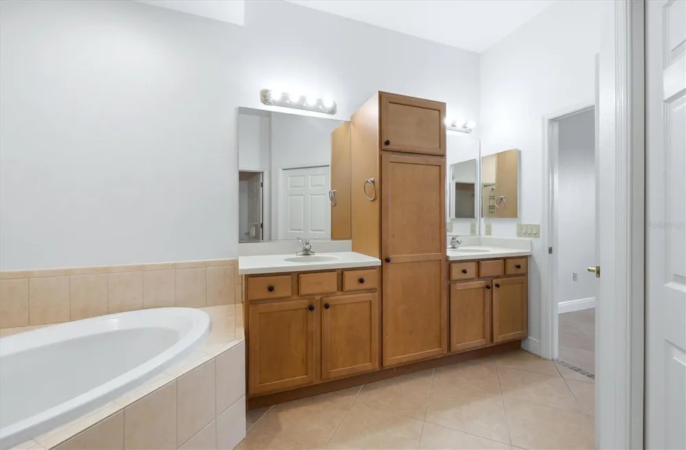8434 MIRAMAR WAY Lakewood Ranch, FL 34202