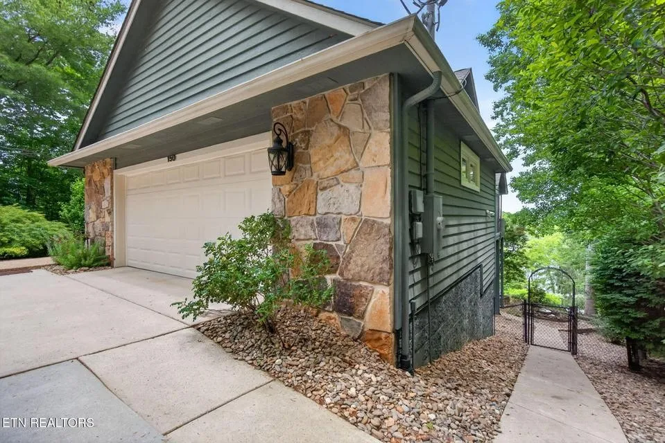 150 Lynhurst Dr Crossville, TN 38558