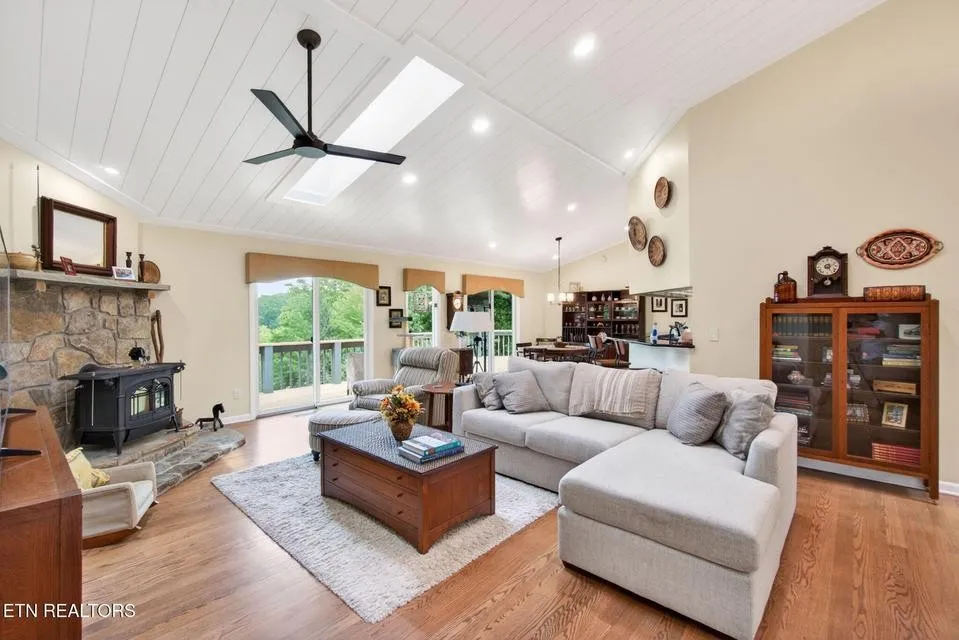 150 Lynhurst Dr Crossville, TN 38558