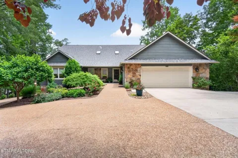 150 Lynhurst Dr