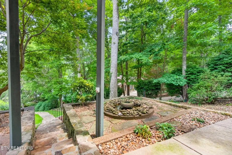 150 Lynhurst Dr Crossville, TN 38558