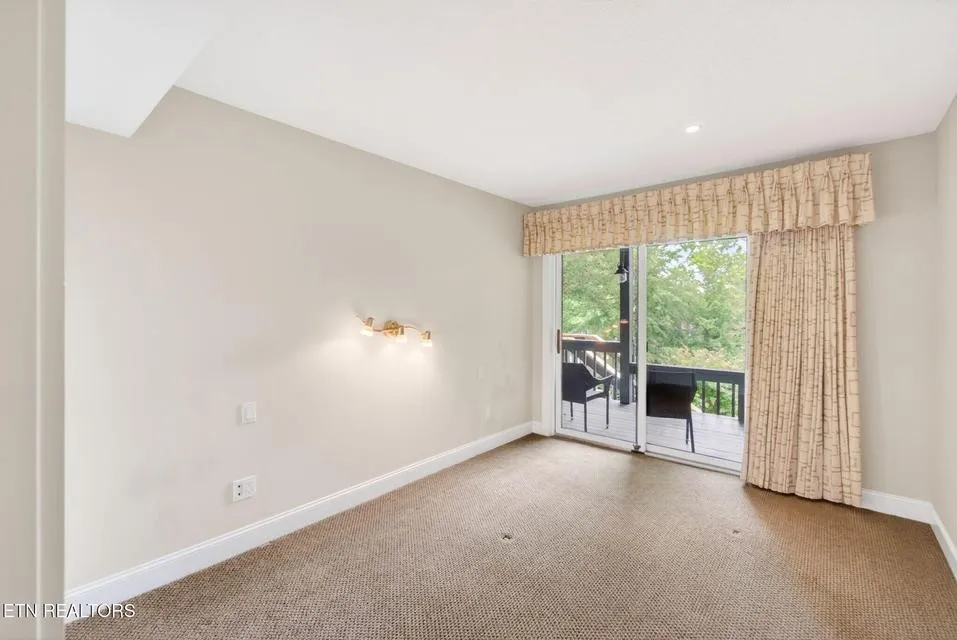 150 Lynhurst Dr Crossville, TN 38558