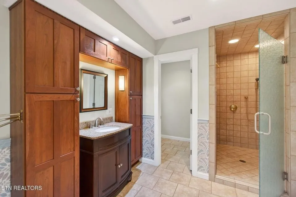 150 Lynhurst Dr Crossville, TN 38558