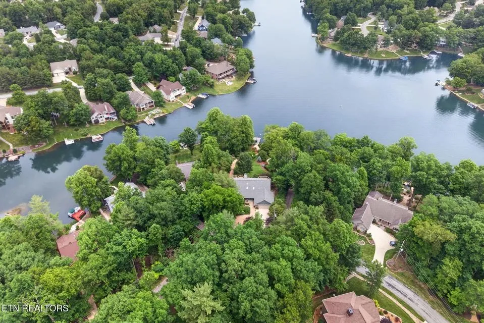 150 Lynhurst Dr Crossville, TN 38558