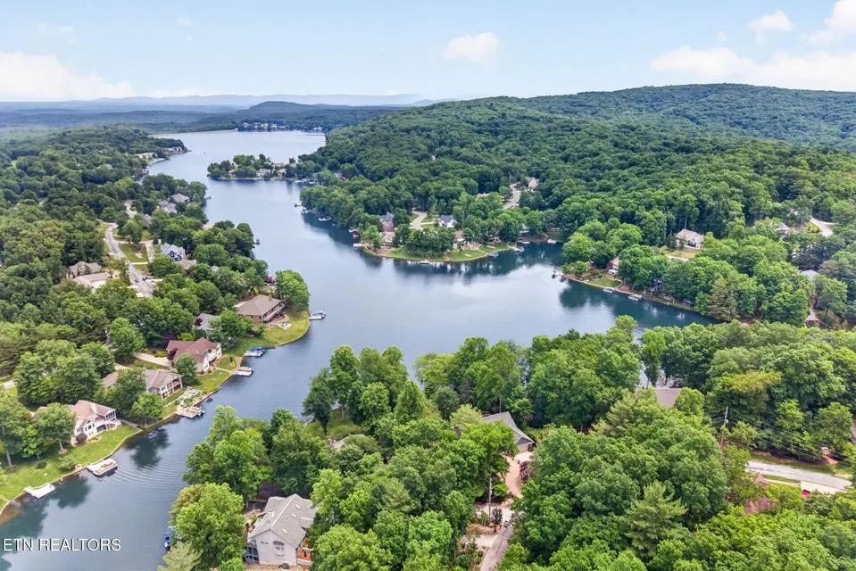 150 Lynhurst Dr Crossville, TN 38558