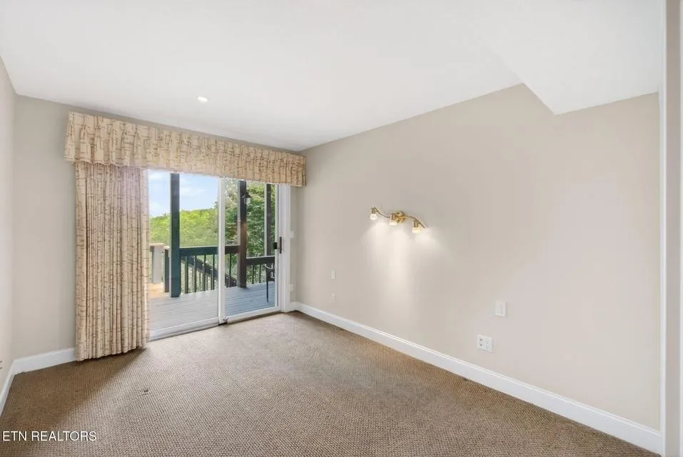 150 Lynhurst Dr Crossville, TN 38558