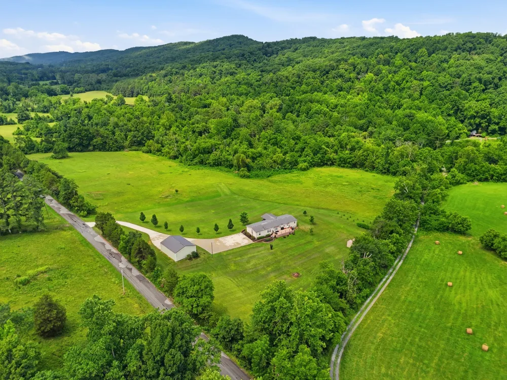 813 Ward Rd Decatur, TN 37322