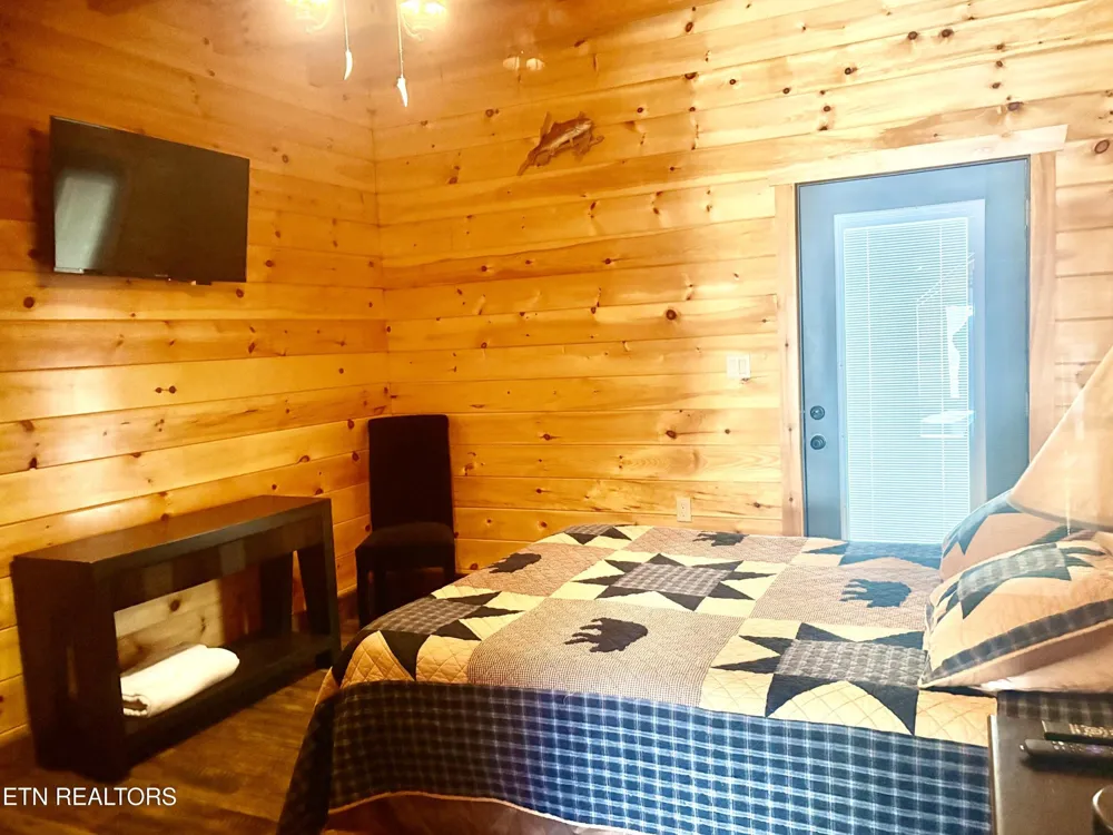 126 Rafter Rd Tellico Plains, TN 37385