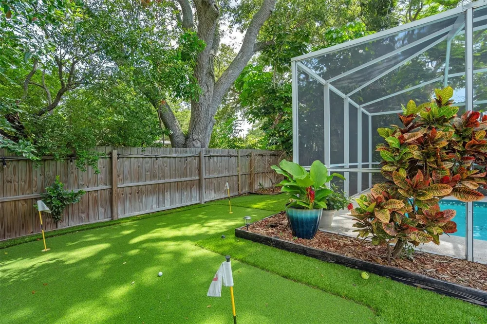 326 MEHLENBACHER ROAD Belleair, FL 33756