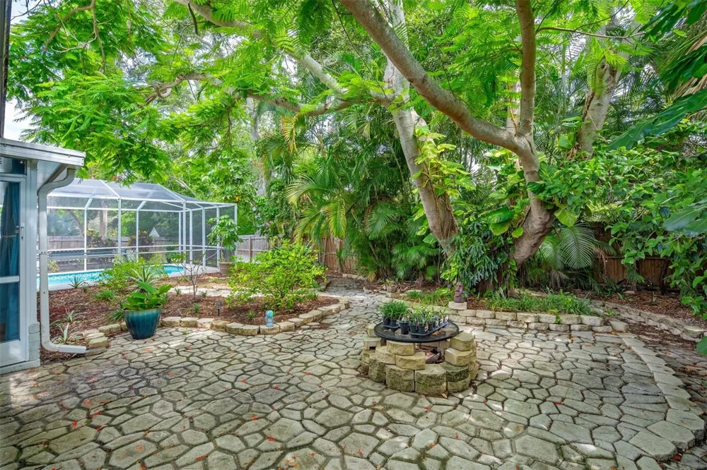 326 MEHLENBACHER ROAD Belleair, FL 33756