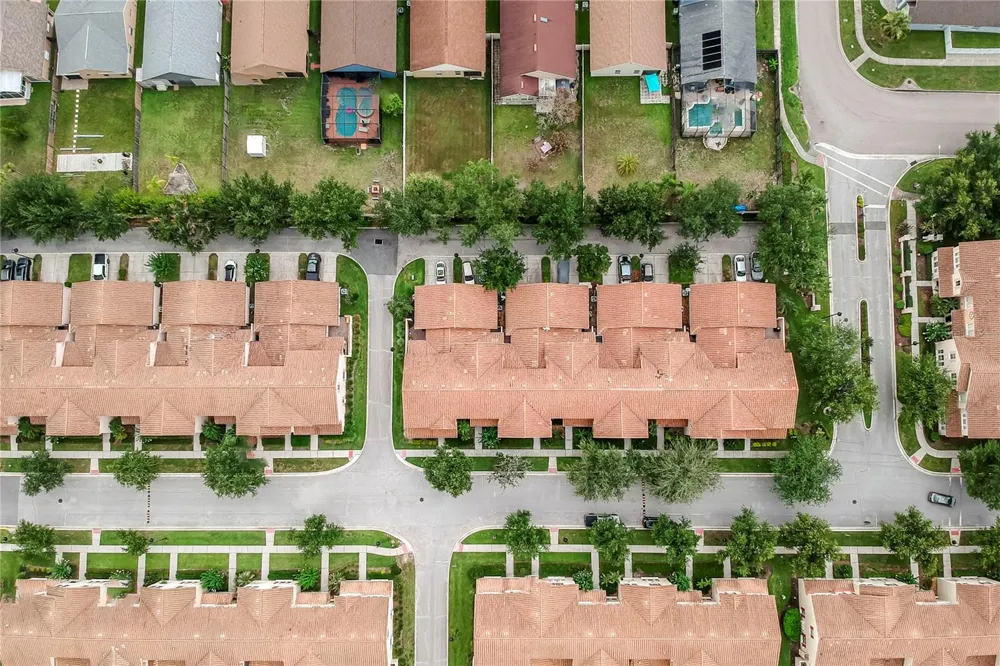 2925 AQUA VIRGO LOOP #25 Orlando, FL 32837