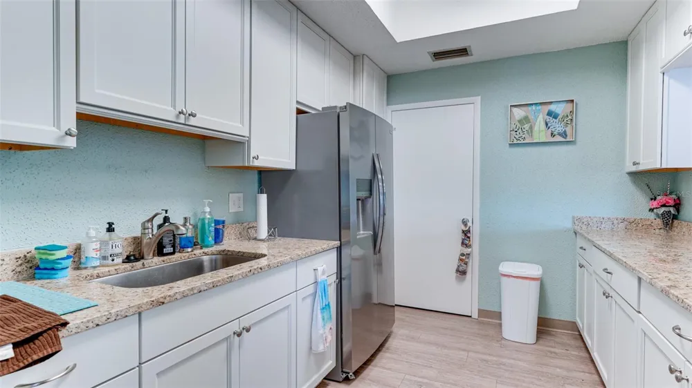 3276 LAKE BAYSHORE DRIVE #O-517 Bradenton, FL 34205