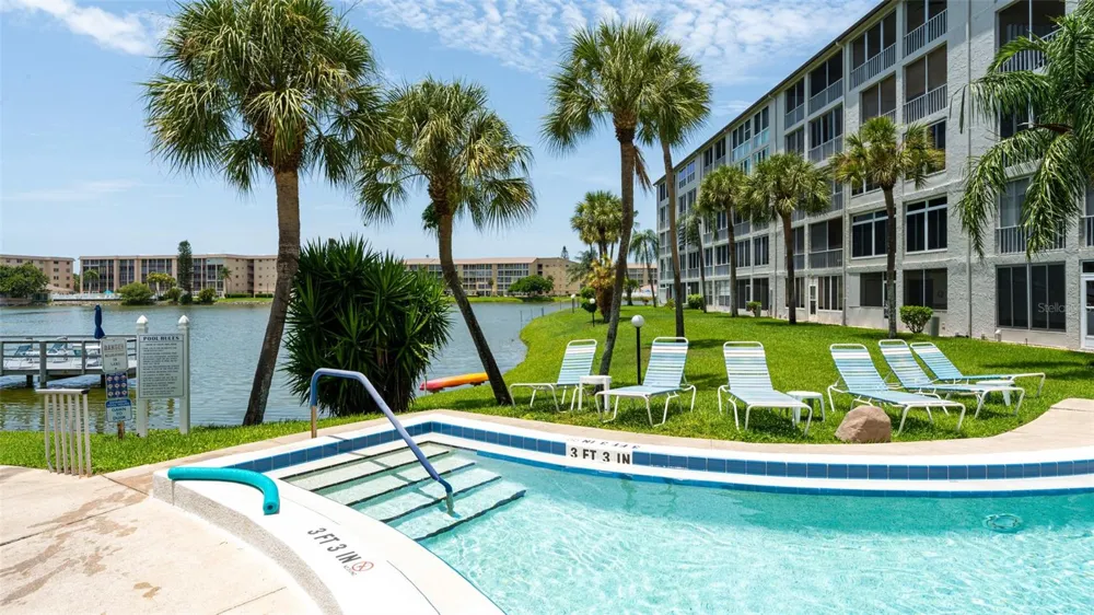 3276 LAKE BAYSHORE DRIVE #O-517 Bradenton, FL 34205